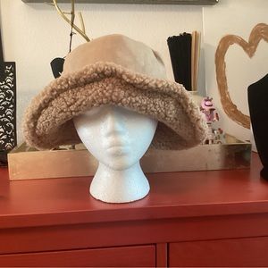 Virginia Wolf Bucket Hat